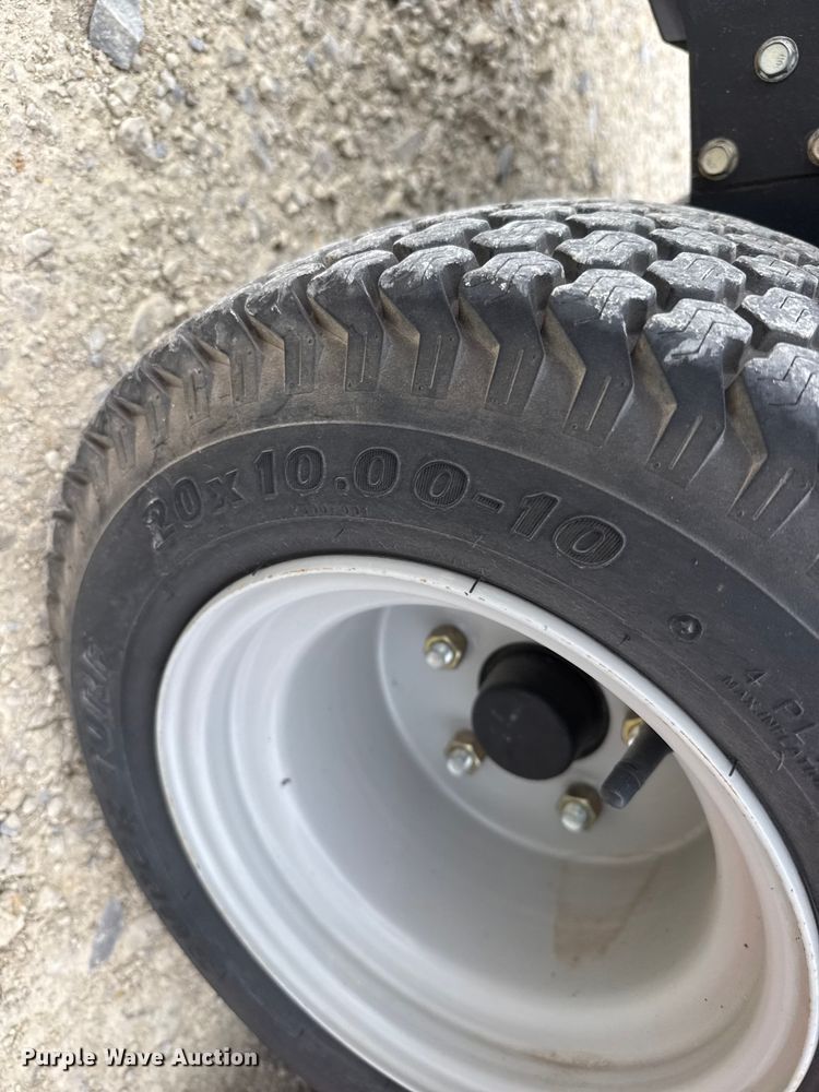 image for item ET1864 2012 Ariens Zoom Max ZTR lawn mower