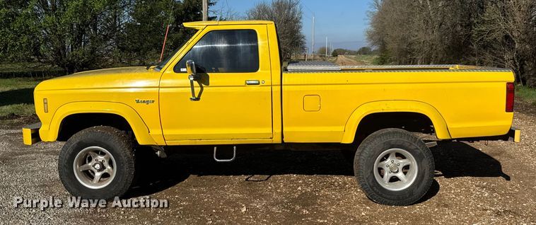 image for item ET1876 1983 Ford Ranger pickup truck
