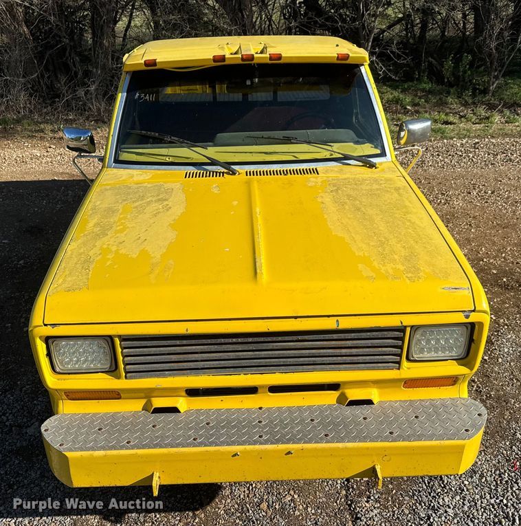 image for item ET1876 1983 Ford Ranger pickup truck