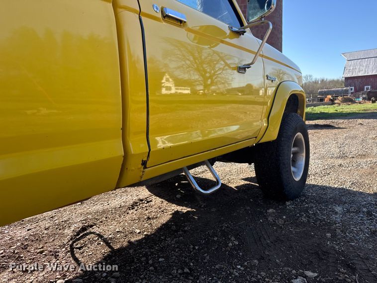 image for item ET1876 1983 Ford Ranger pickup truck
