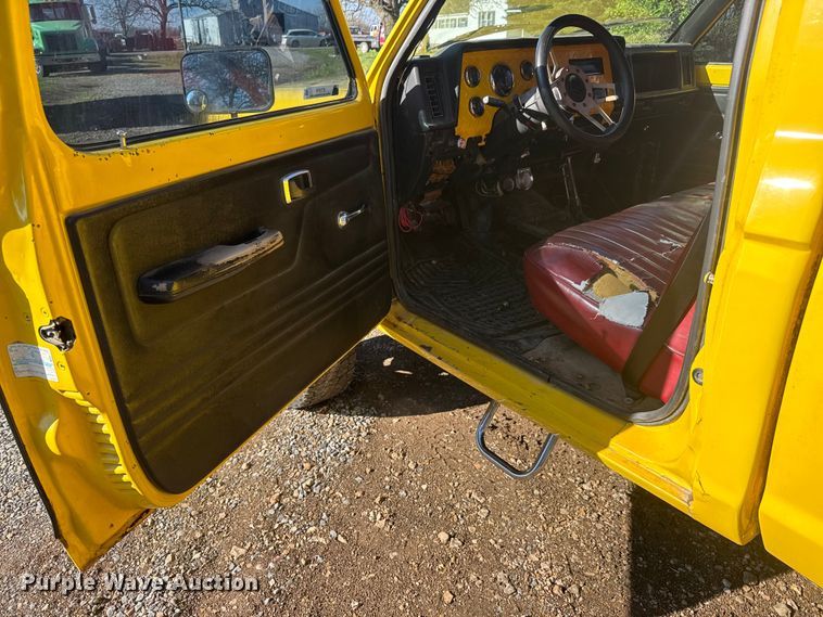 image for item ET1876 1983 Ford Ranger pickup truck