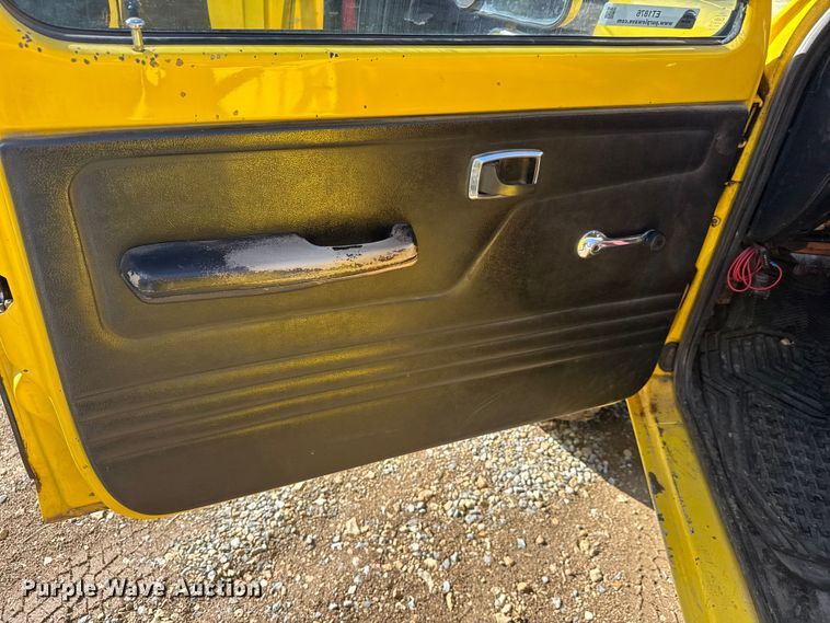 image for item ET1876 1983 Ford Ranger pickup truck
