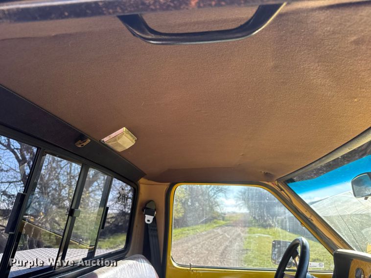 image for item ET1876 1983 Ford Ranger pickup truck