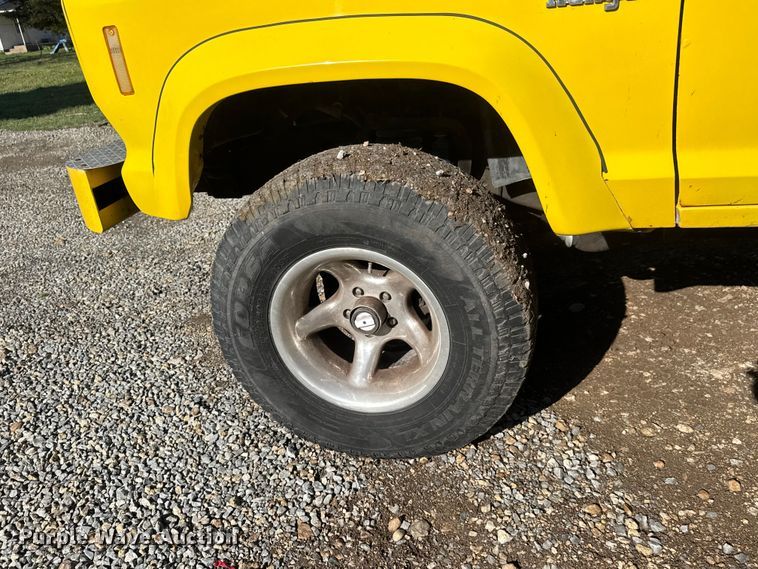 image for item ET1876 1983 Ford Ranger pickup truck