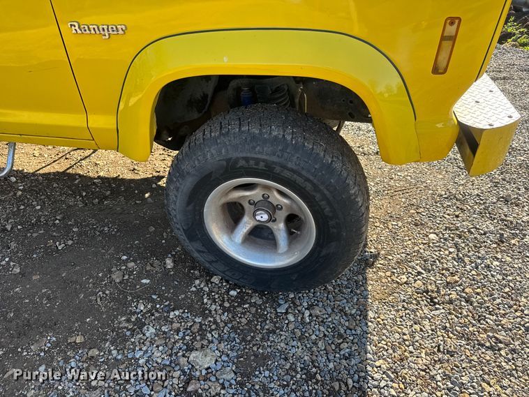 image for item ET1876 1983 Ford Ranger pickup truck