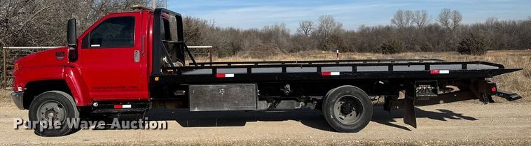 image for item ET4130 2007 GMC C5500 rollback truck