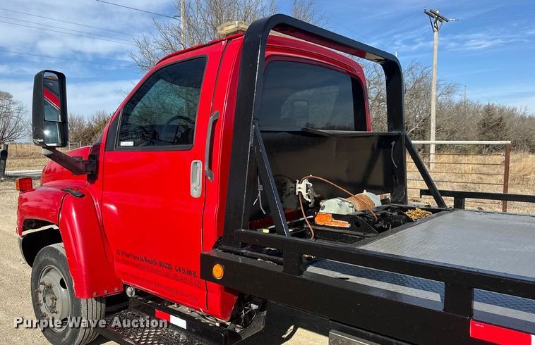image for item ET4130 2007 GMC C5500 rollback truck