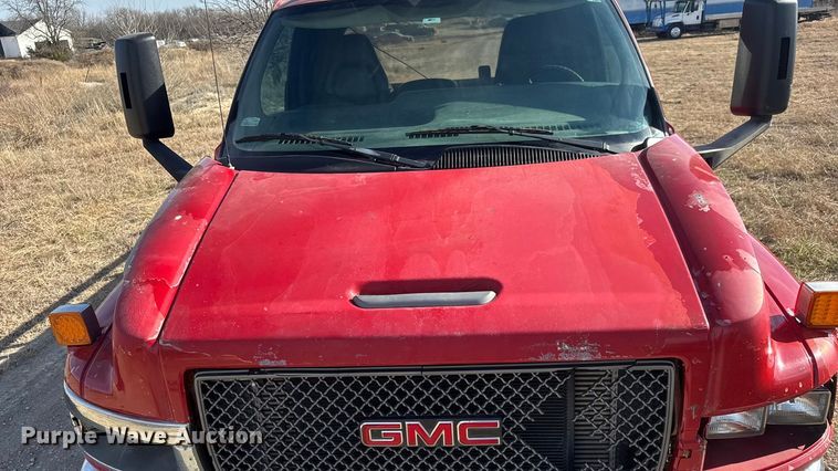 image for item ET4130 2007 GMC C5500 rollback truck