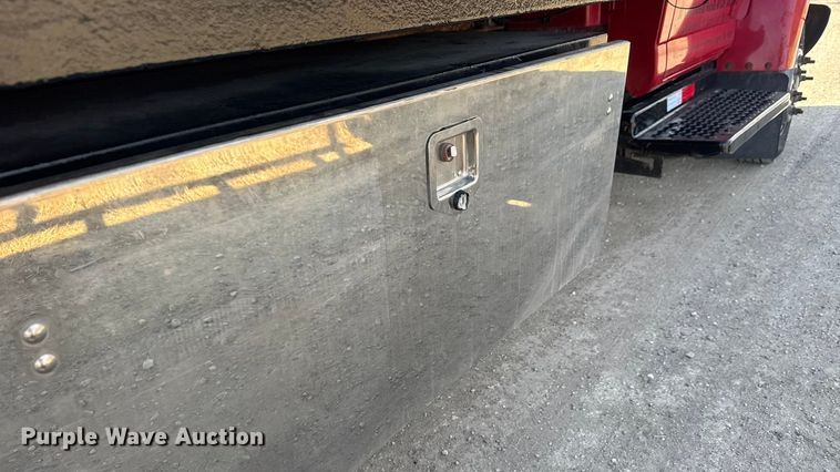 image for item ET4130 2007 GMC C5500 rollback truck