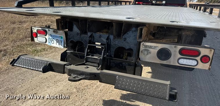 image for item ET4130 2007 GMC C5500 rollback truck