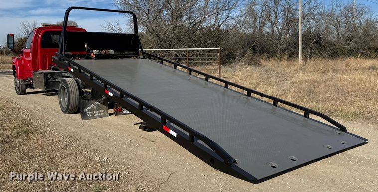 image for item ET4130 2007 GMC C5500 rollback truck