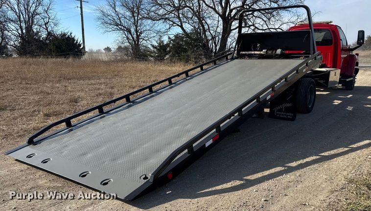 image for item ET4130 2007 GMC C5500 rollback truck