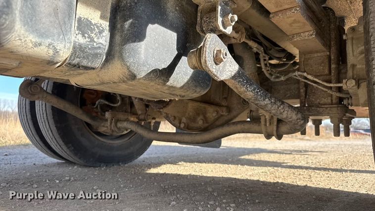 image for item ET4130 2007 GMC C5500 rollback truck