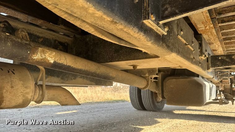 image for item ET4130 2007 GMC C5500 rollback truck