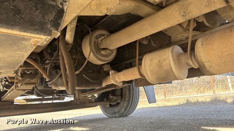 image for item ET4130 2007 GMC C5500 rollback truck