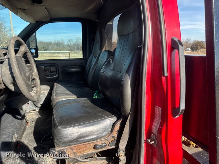 image for item ET4130 2007 GMC C5500 rollback truck