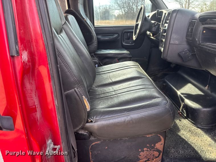 image for item ET4130 2007 GMC C5500 rollback truck