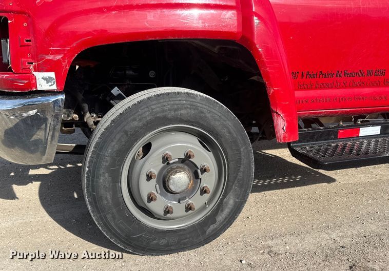 image for item ET4130 2007 GMC C5500 rollback truck