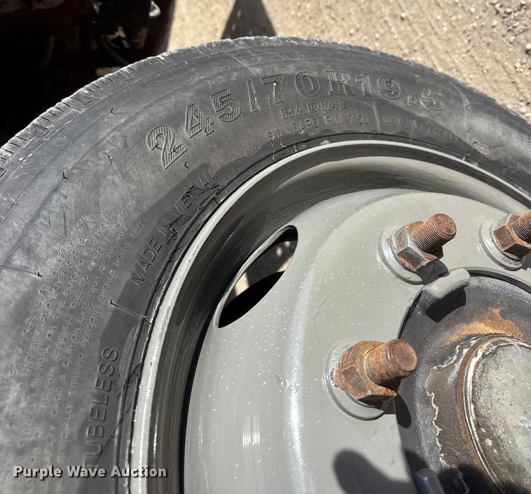 image for item ET4130 2007 GMC C5500 rollback truck