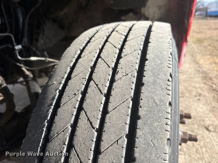 image for item ET4130 2007 GMC C5500 rollback truck