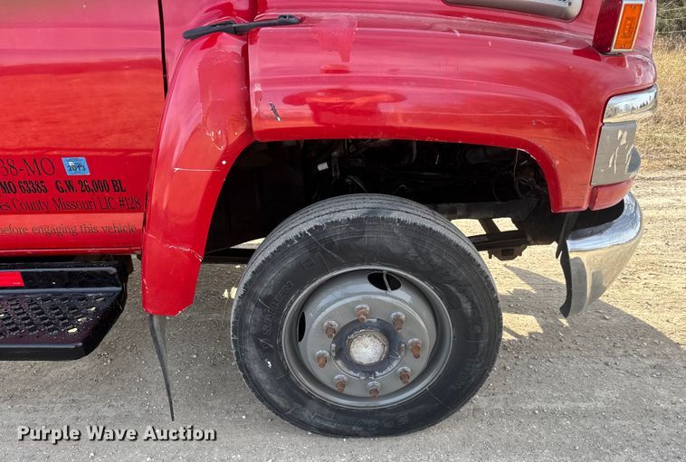 image for item ET4130 2007 GMC C5500 rollback truck