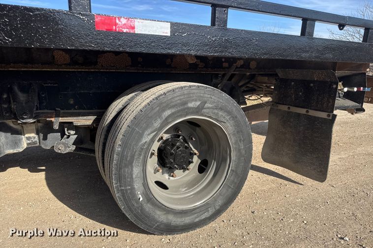 image for item ET4130 2007 GMC C5500 rollback truck