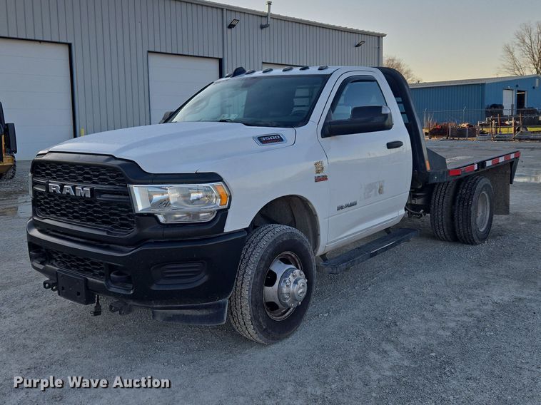 image for item ET5009 2021 RAM 3500 flatbed pickup truck