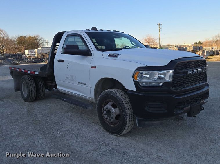 image for item ET5009 2021 RAM 3500 flatbed pickup truck