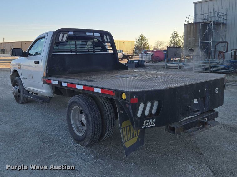 image for item ET5009 2021 RAM 3500 flatbed pickup truck