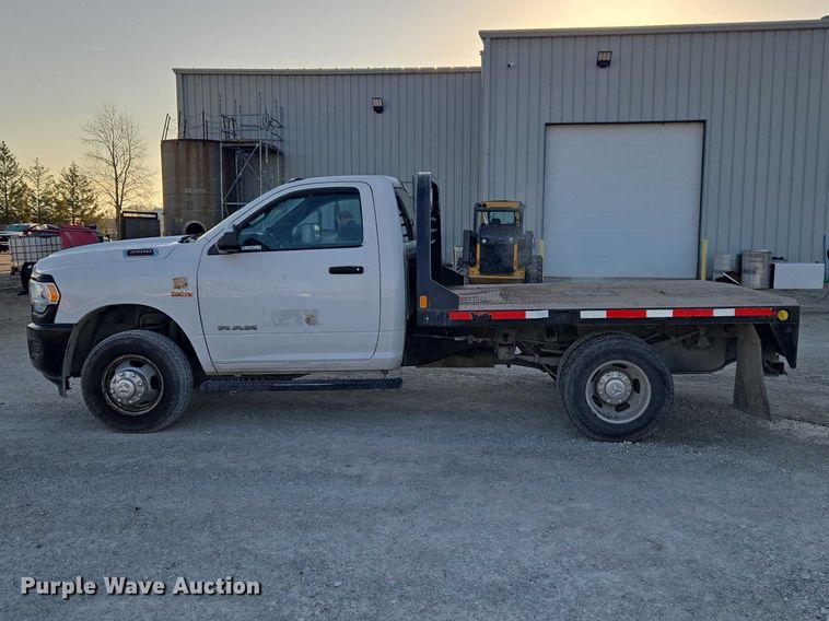 image for item ET5009 2021 RAM 3500 flatbed pickup truck