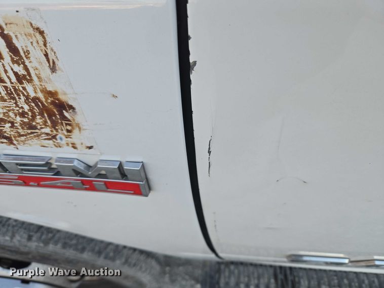 image for item ET5009 2021 RAM 3500 flatbed pickup truck