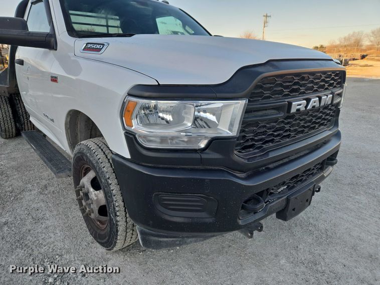 image for item ET5009 2021 RAM 3500 flatbed pickup truck