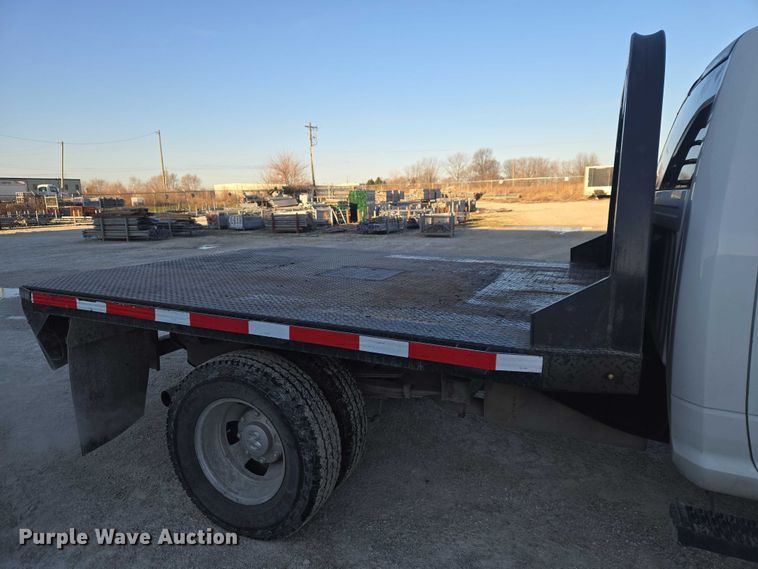 image for item ET5009 2021 RAM 3500 flatbed pickup truck