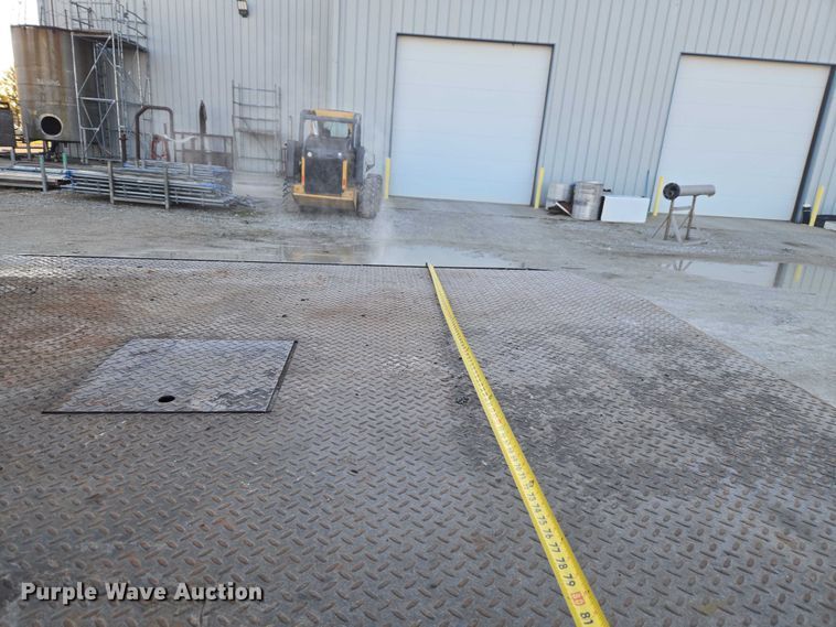 image for item ET5009 2021 RAM 3500 flatbed pickup truck