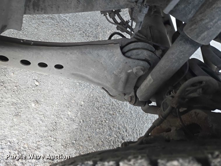 image for item ET5009 2021 RAM 3500 flatbed pickup truck