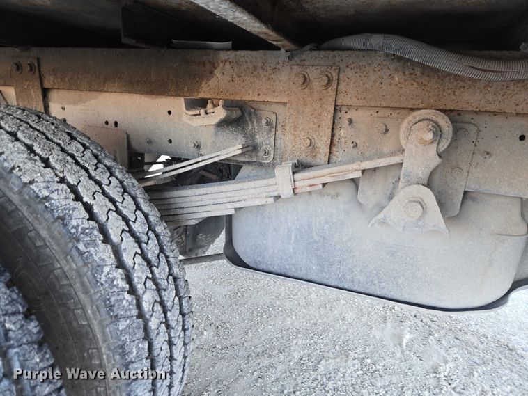 image for item ET5009 2021 RAM 3500 flatbed pickup truck