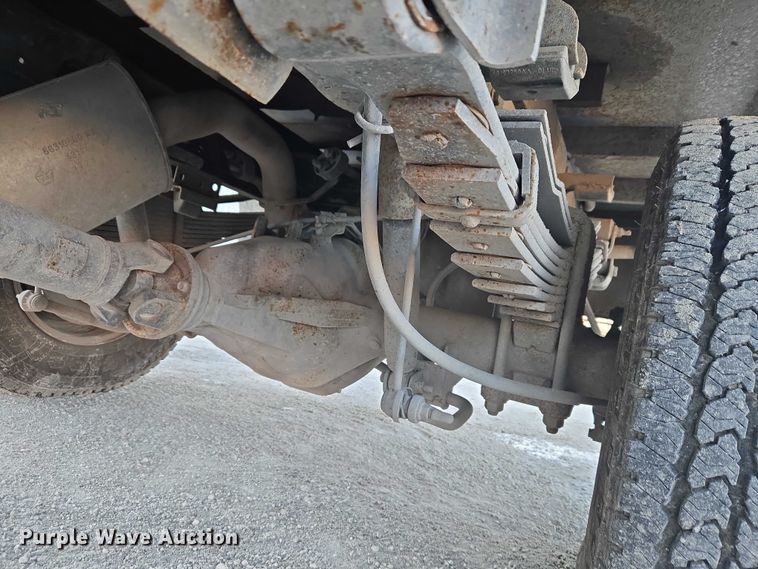 image for item ET5009 2021 RAM 3500 flatbed pickup truck