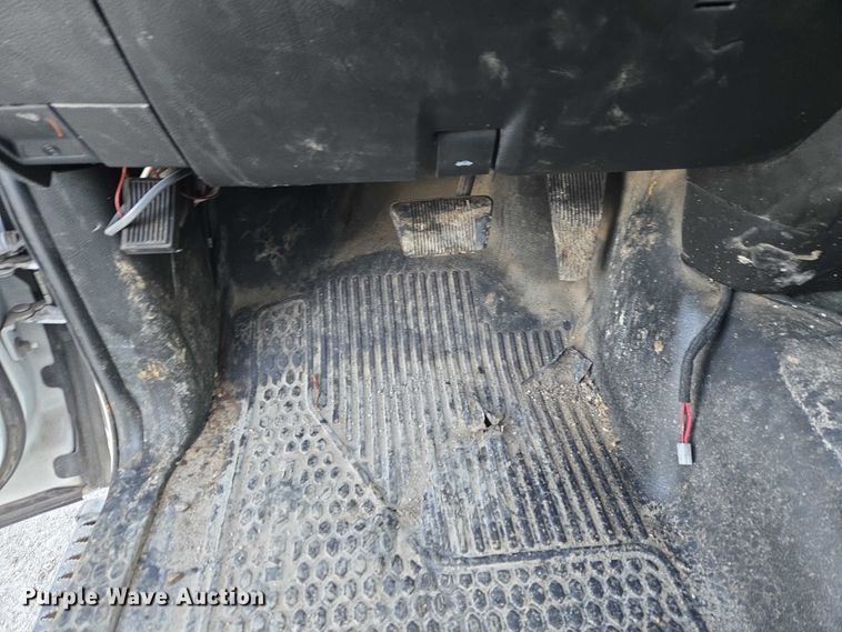 image for item ET5009 2021 RAM 3500 flatbed pickup truck