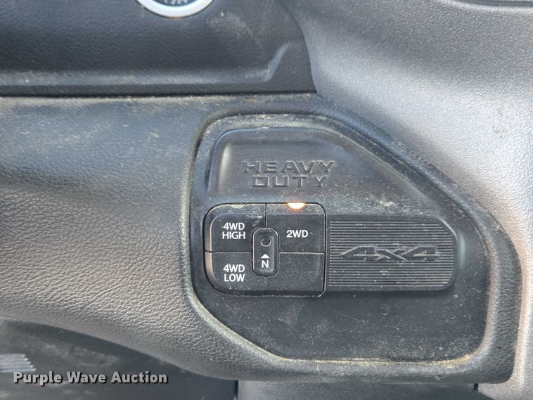 image for item ET5009 2021 RAM 3500 flatbed pickup truck