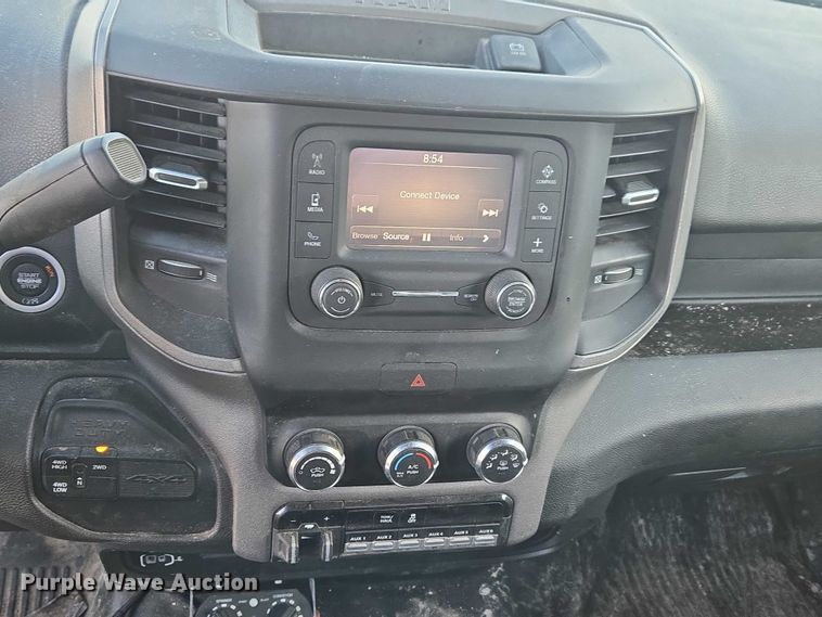 image for item ET5009 2021 RAM 3500 flatbed pickup truck