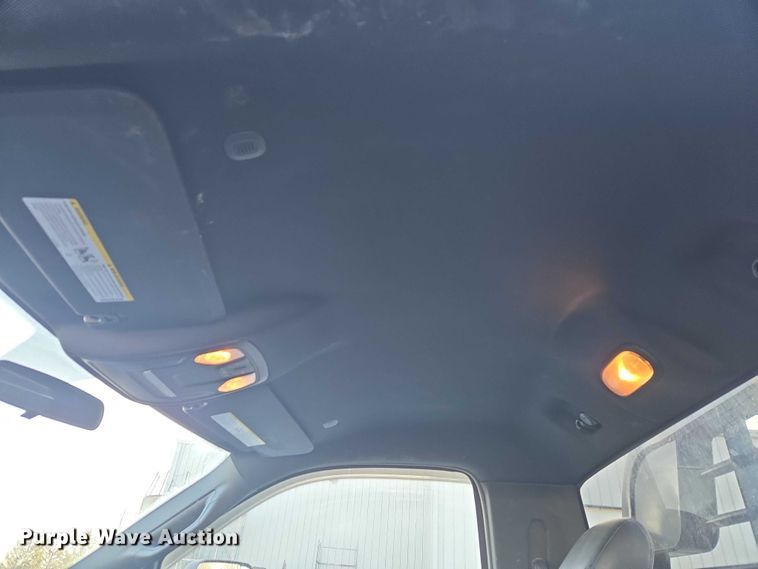 image for item ET5009 2021 RAM 3500 flatbed pickup truck