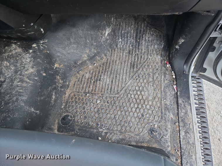 image for item ET5009 2021 RAM 3500 flatbed pickup truck