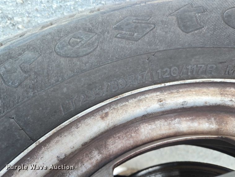 image for item ET5009 2021 RAM 3500 flatbed pickup truck