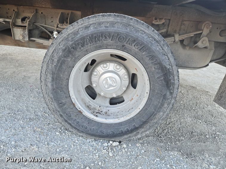 image for item ET5009 2021 RAM 3500 flatbed pickup truck