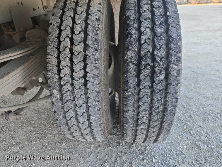 image for item ET5009 2021 RAM 3500 flatbed pickup truck