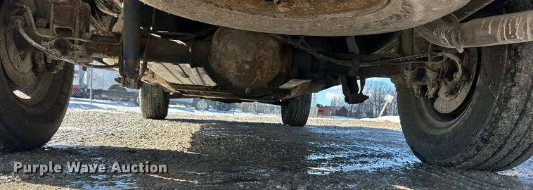 image for item ET6958 2004 Chevrolet Silverado 1500 pickup truck