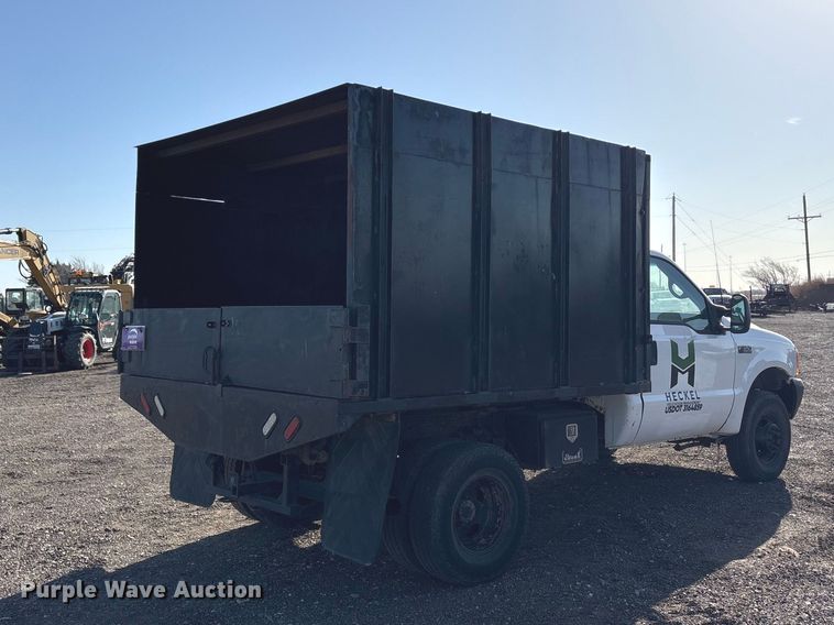 image for item EU0344 2001 Ford F350 Super Duty chip bed pickup truck