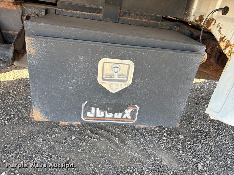 image for item EU0344 2001 Ford F350 Super Duty chip bed pickup truck