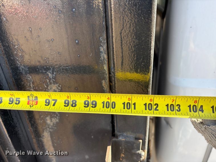 image for item EU0344 2001 Ford F350 Super Duty chip bed pickup truck