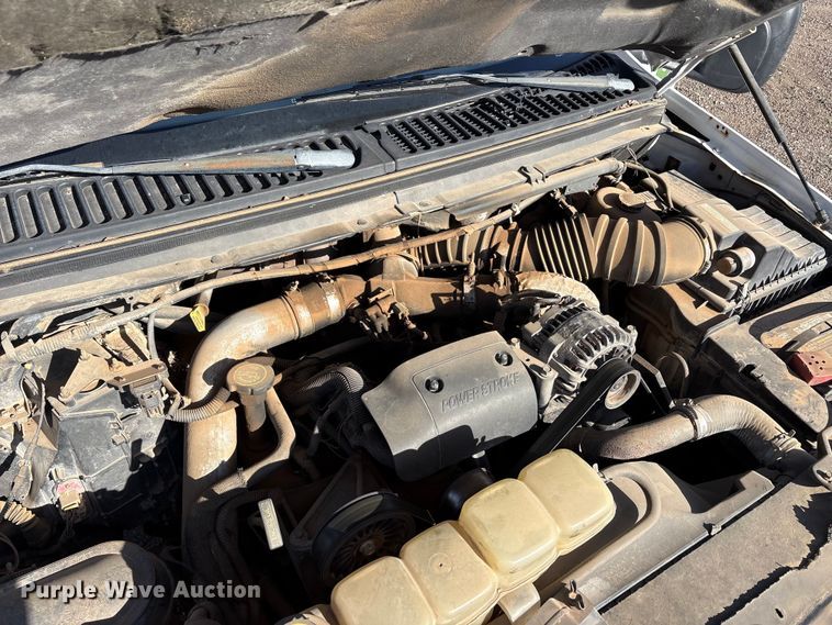 image for item EU0344 2001 Ford F350 Super Duty chip bed pickup truck